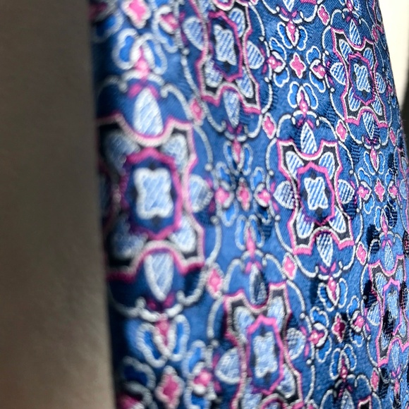 100% Pure Silk tie. - Picture 2 of 8